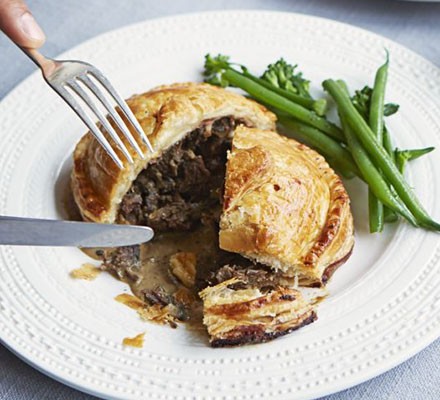 Braised ox cheek wellingtons with peppercorn gravy recipe 