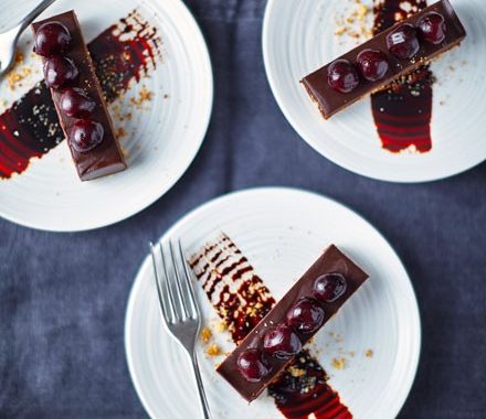 Dark chocolate & cherry bar recipe
