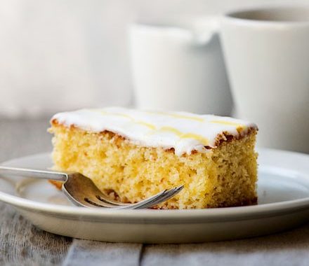 Lemon drizzle traybake recipe