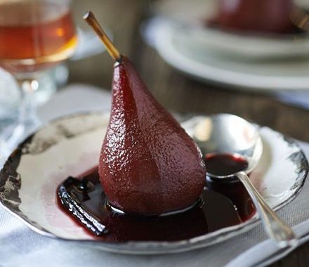 Merlot-poached pears with vanilla & cinnamon recipe