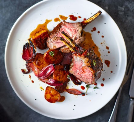One-pan glazed rack of lamb with spiced red onions & potatoes recipe 