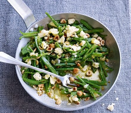Quick-fried runner beans with cheddar & hazelnuts recipe