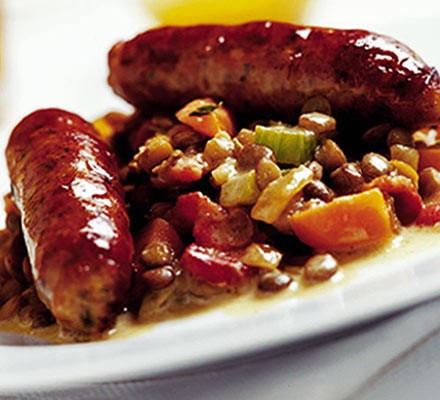 Sausages with creamy lentils recipe 