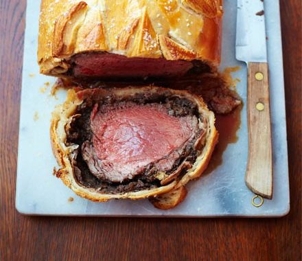 Beef wellington with red wine gravy recipe