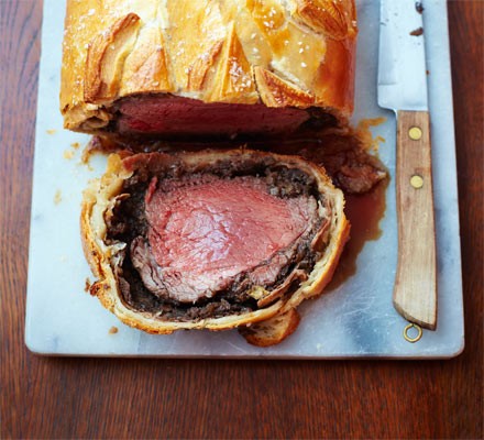 Beef wellington with red wine gravy recipe 