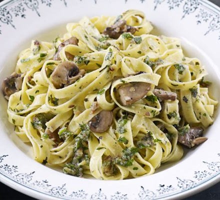 Roasted chestnut & herb pesto pasta with mushrooms recipe 