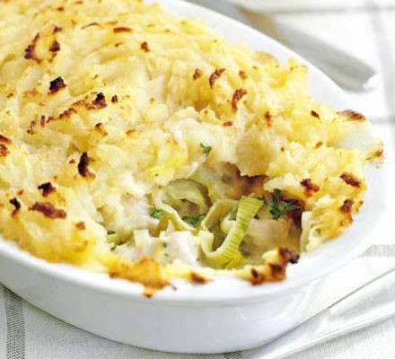 Creamy chicken and leek pie 