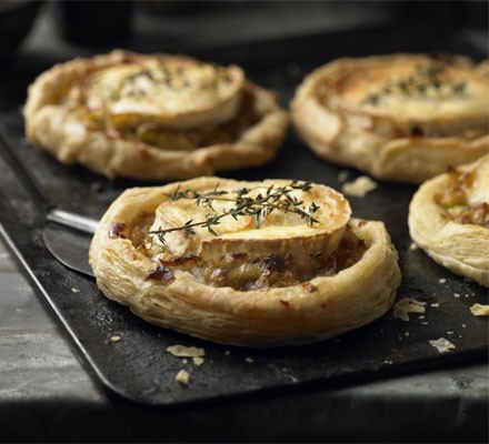 Leek & goat's cheese tartlets recipe 