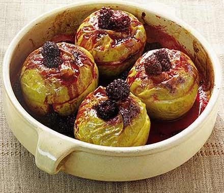 Spiced roasted apples & blackberries recipe