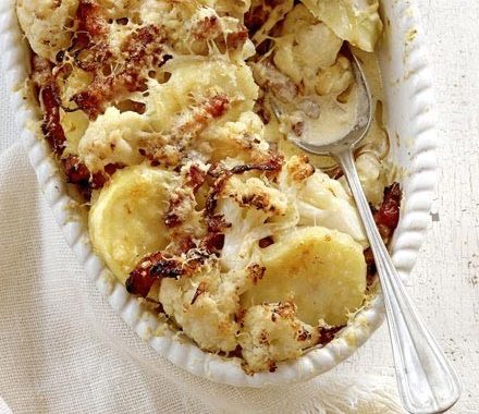 Cheesy cauliflower & bacon gratin recipe