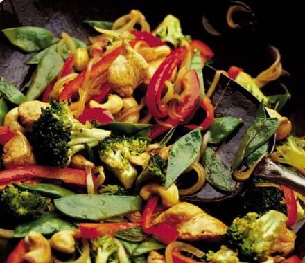 Broccoli, chicken & cashew nut stir fry recipe
