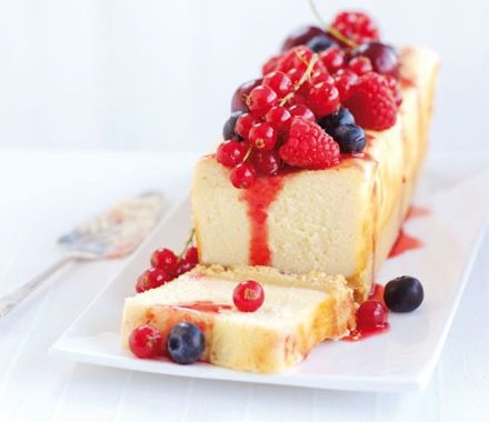 Berry shortbread cheesecake slice recipe