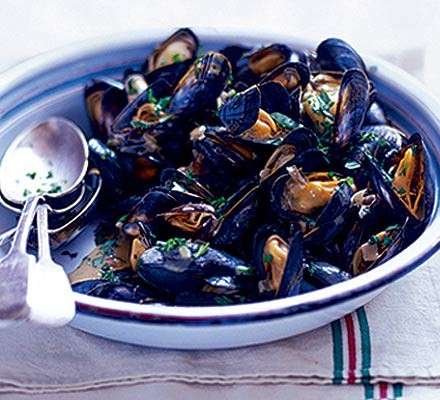 Moules marinière with spiced cream and parsley recipe 
