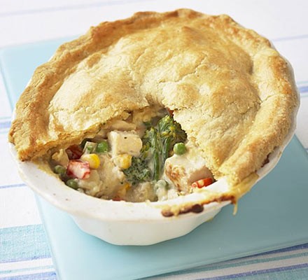 Crumbly chicken & mixed vegetable pie recipe 
