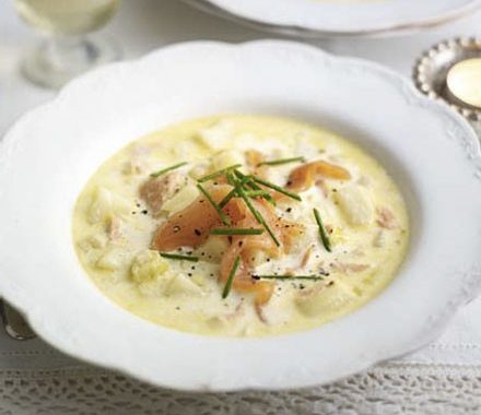 Creamy smoked salmon, leek & potato soup recipe