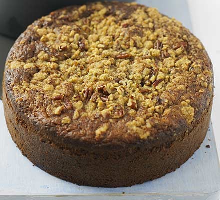 Banana cake with pecan crumble crunch recipe 