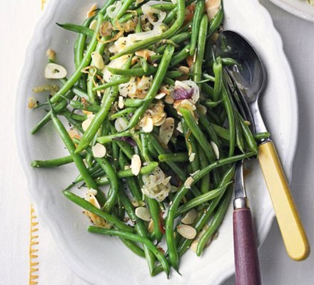 Green beans with shallots, garlic & toasted almonds recipe 