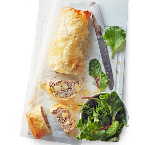 Sausage, apple & sage roll recipe 