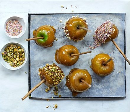 Homemade toffee apples recipe
