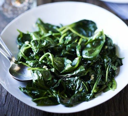 Wilted spinach with nutmeg & garlic recipe 