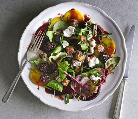 Blackberry, beetroot & goat’s cheese salad with poppy seed croutons recipe