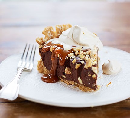 Chocolate pie with toffee sauce & coffee cream recipe 