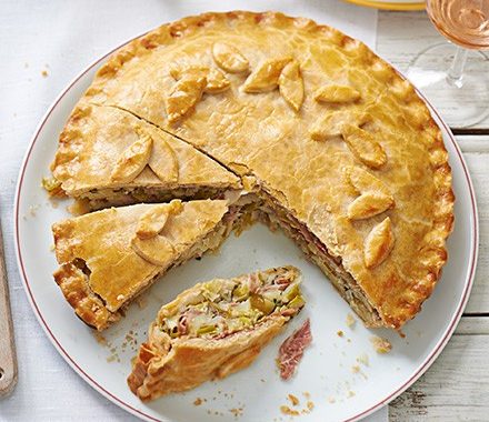 Creamy leek, potato & ham pie recipe