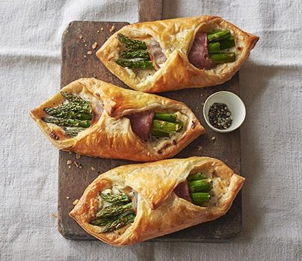 Creamy asparagus puffs recipe