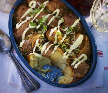 Crispy baked potatoes with spring onions recipe