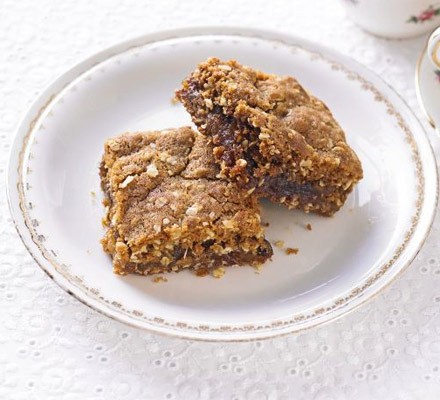 Date & apple squares recipe 
