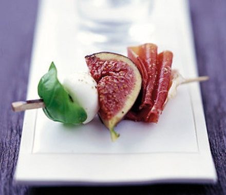 Marinated figs with prosciutto, mozzarella & basil recipe