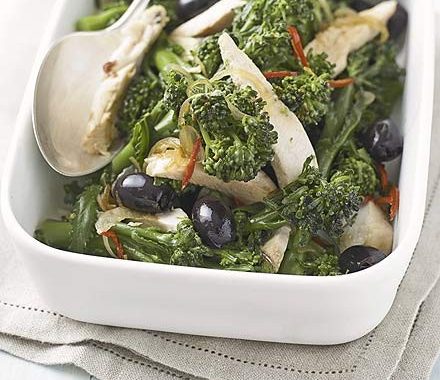 Spicy chicken salad with broccoli recipe