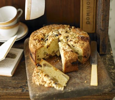 Pear & mincemeat crumble cake recipe