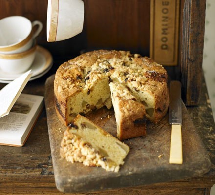 Pear & mincemeat crumble cake recipe 