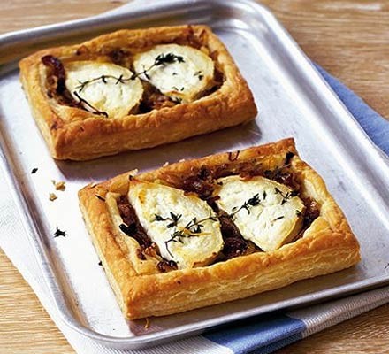 Onion & goat's cheese tarts recipe 