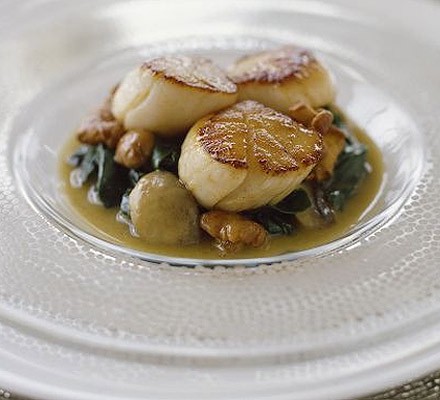 Sautéed scallops with mushrooms & spinach sauce recipe 
