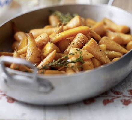 Sticky carrots with thyme & honey recipe 