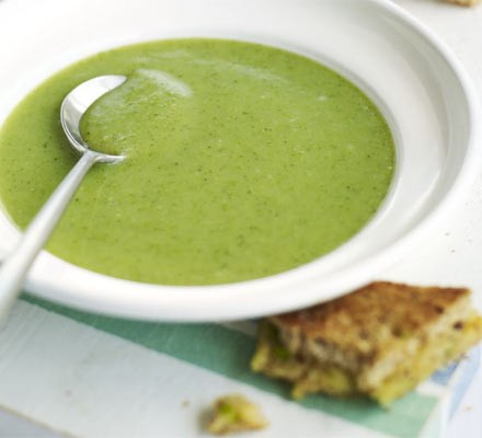 Easy broccoli soup recipe 
