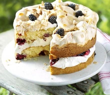 Blackberry meringue cake recipe