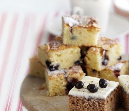 Blackcurrant bakewell recipe