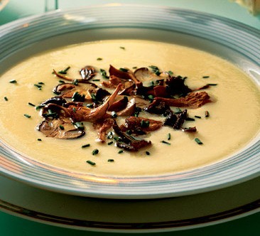 Cream of cauliflower soup with sautéed wild mushrooms recipe