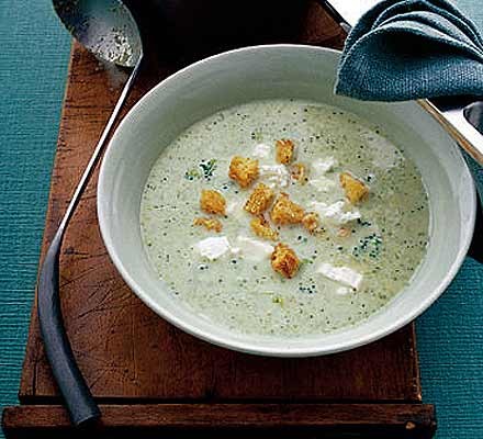 Broccoli soup with crispy croutons & goat's cheese recipe 