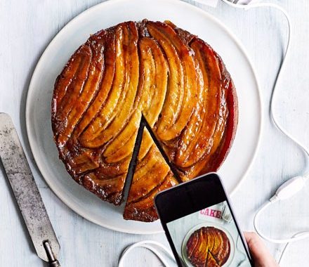 Sticky upside-down banana cake recipe