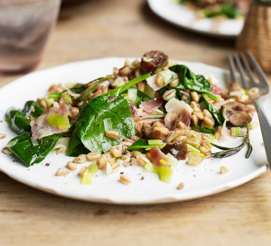 Warm grain salad with bacon, leeks & spinach recipe 