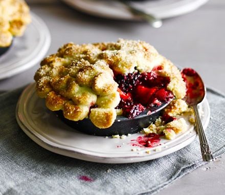 Bramley & blackberry pie recipe