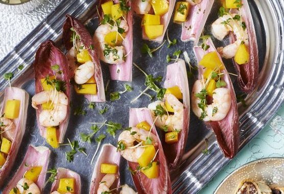 Chicory cups with prawns & mango recipe