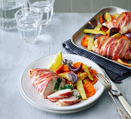 Creamy kale & chicken traybake recipe 