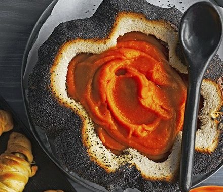 Witch’s cauldron with glow-in-the-dark goo recipe