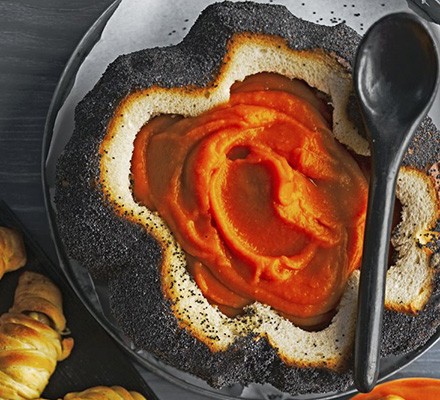 Witch’s cauldron with glow-in-the-dark goo recipe 