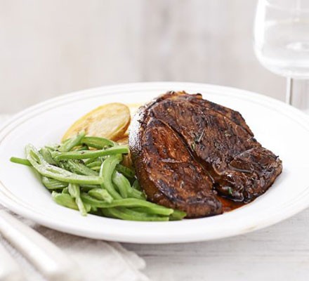 Lamb steaks with crispy potatoes & minted beans recipe 